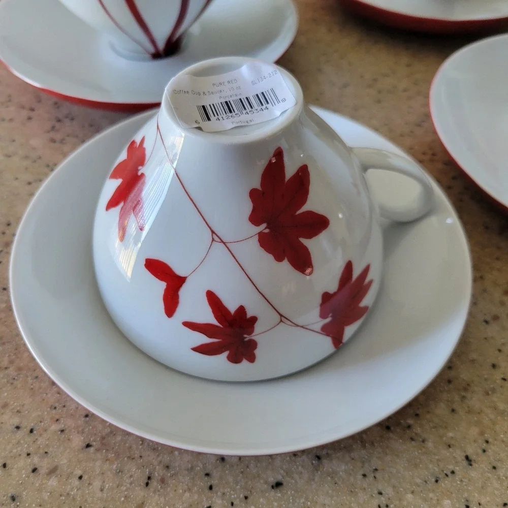 Mikasa Porcelain Pure Red Collection SL 134 10 oz Coffee Cup & Saucer Set DAMAGE